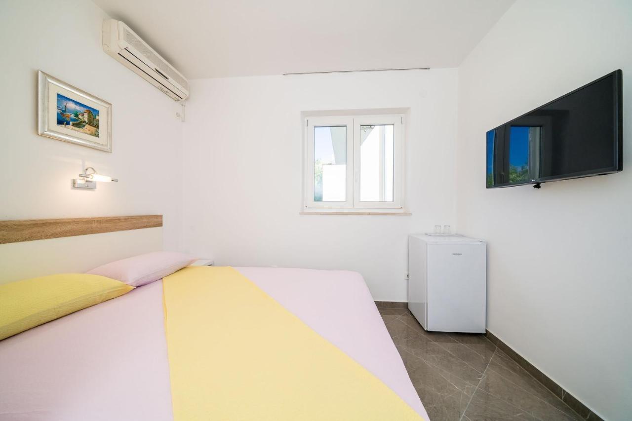 Rooms & Apartments Barisic Mlini Oda fotoğraf