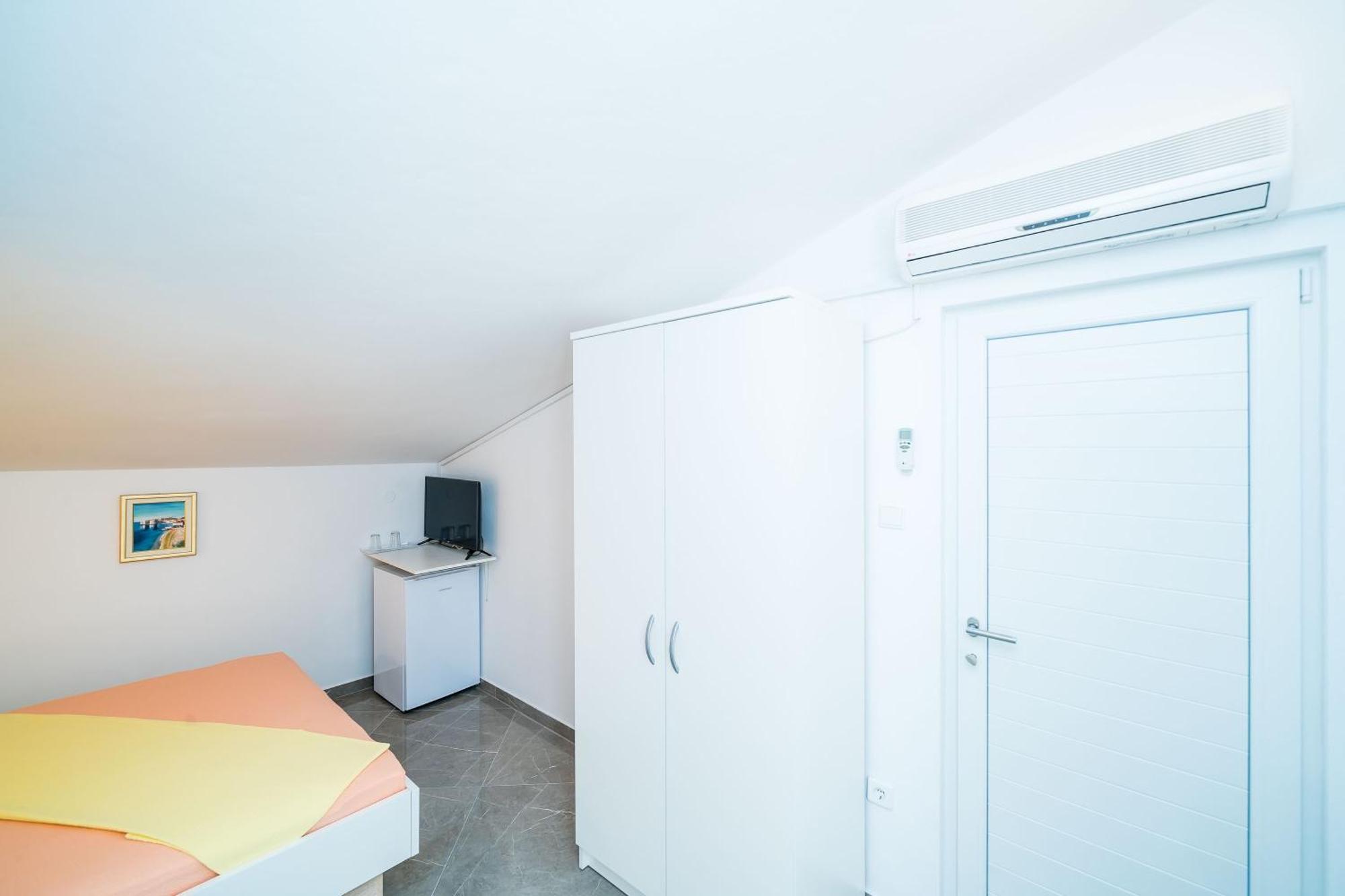 Rooms & Apartments Barisic Mlini Oda fotoğraf